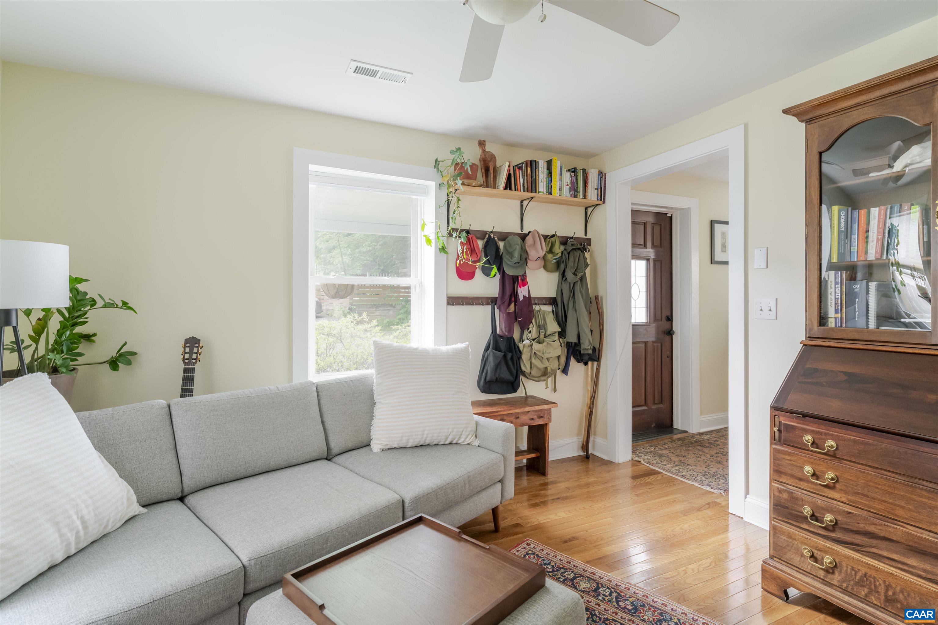 304 NW 11TH ST