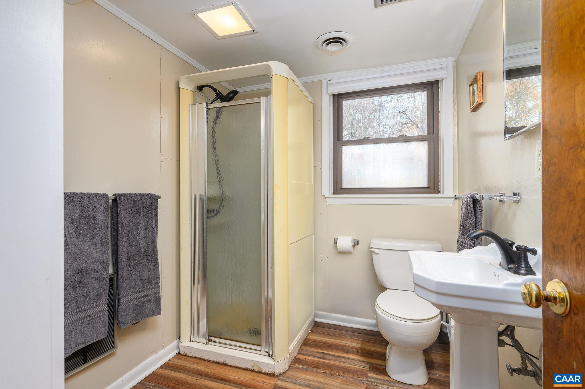 1208 OAK HILL DR