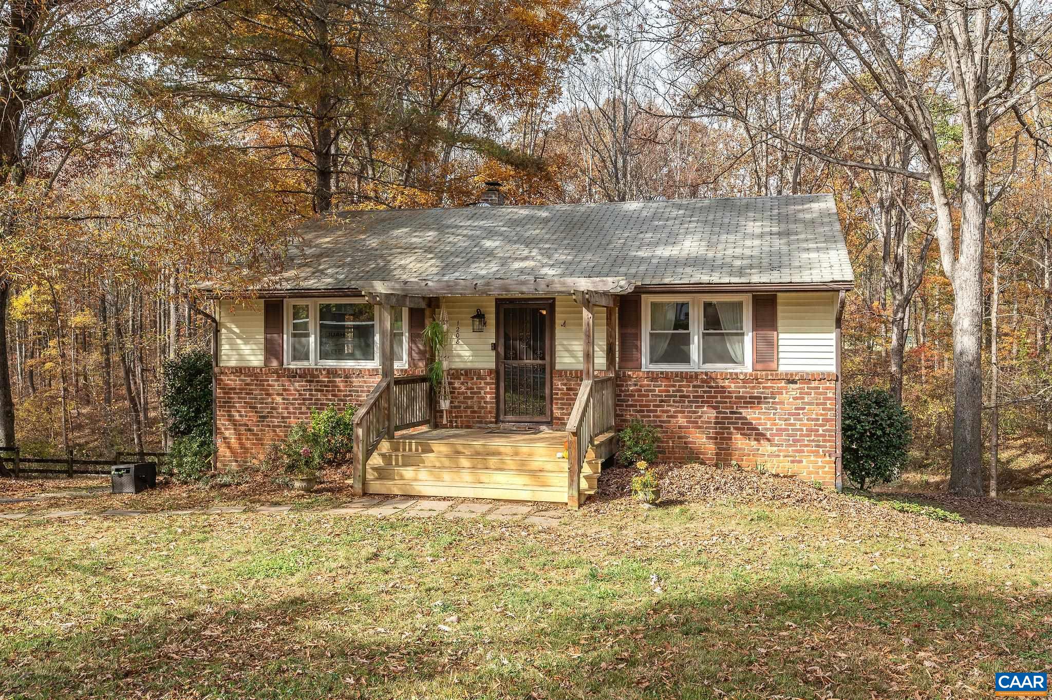1208 OAK HILL DR