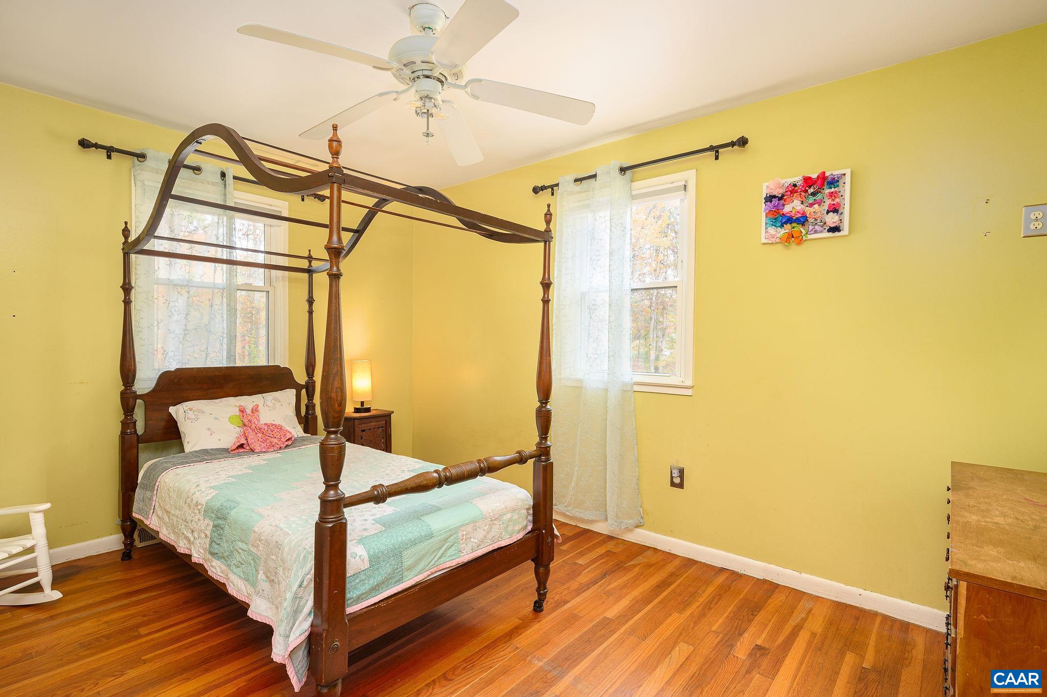 1208 OAK HILL DR
