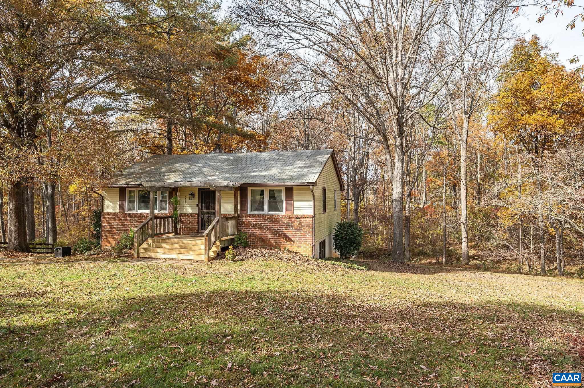 1208 OAK HILL DR