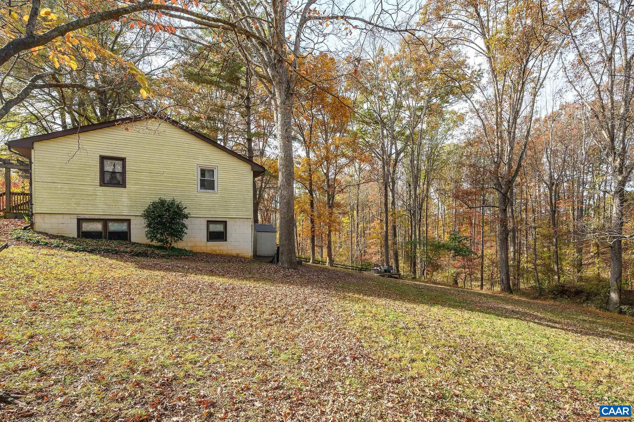 1208 OAK HILL DR