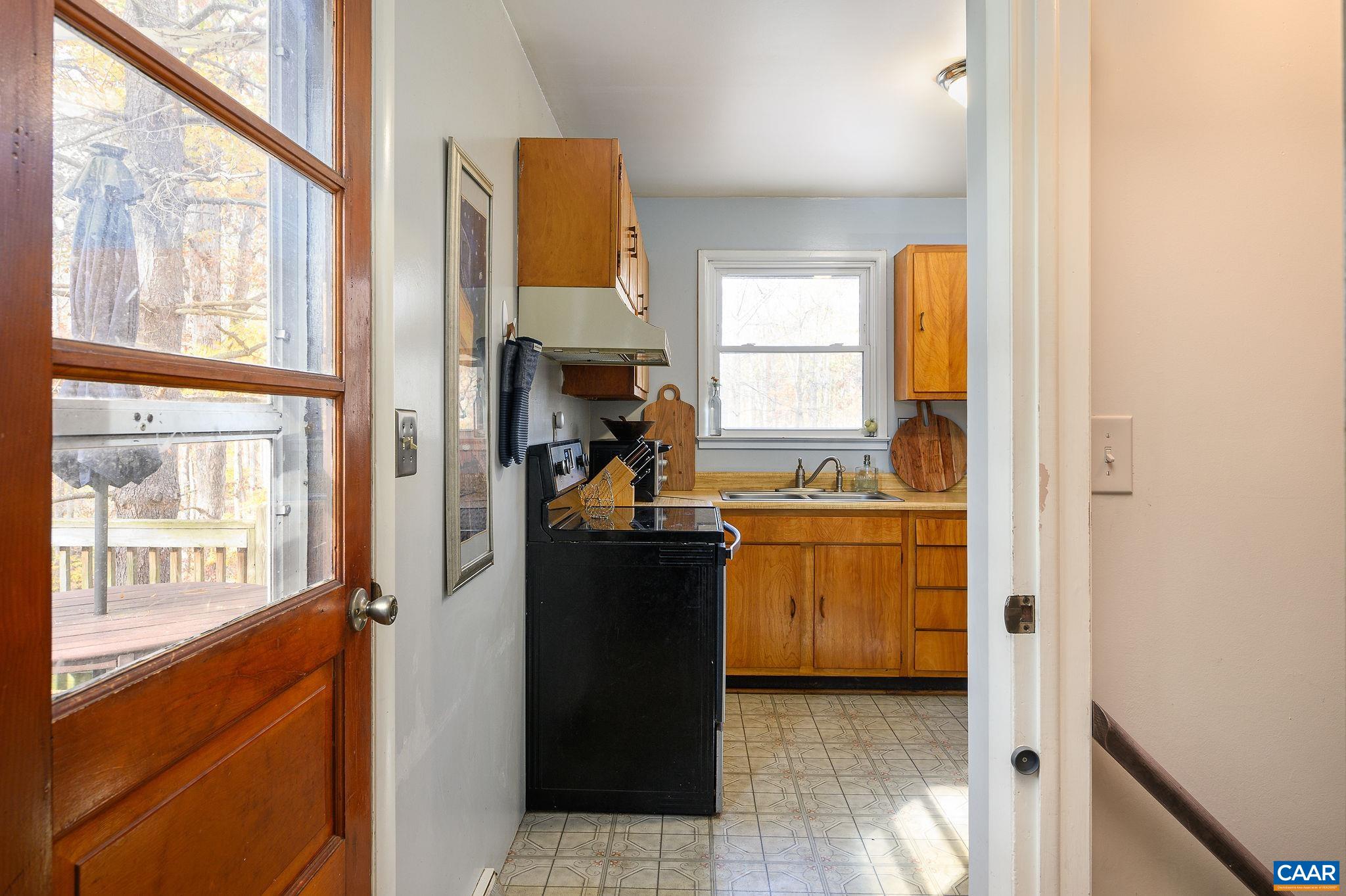 1208 OAK HILL DR