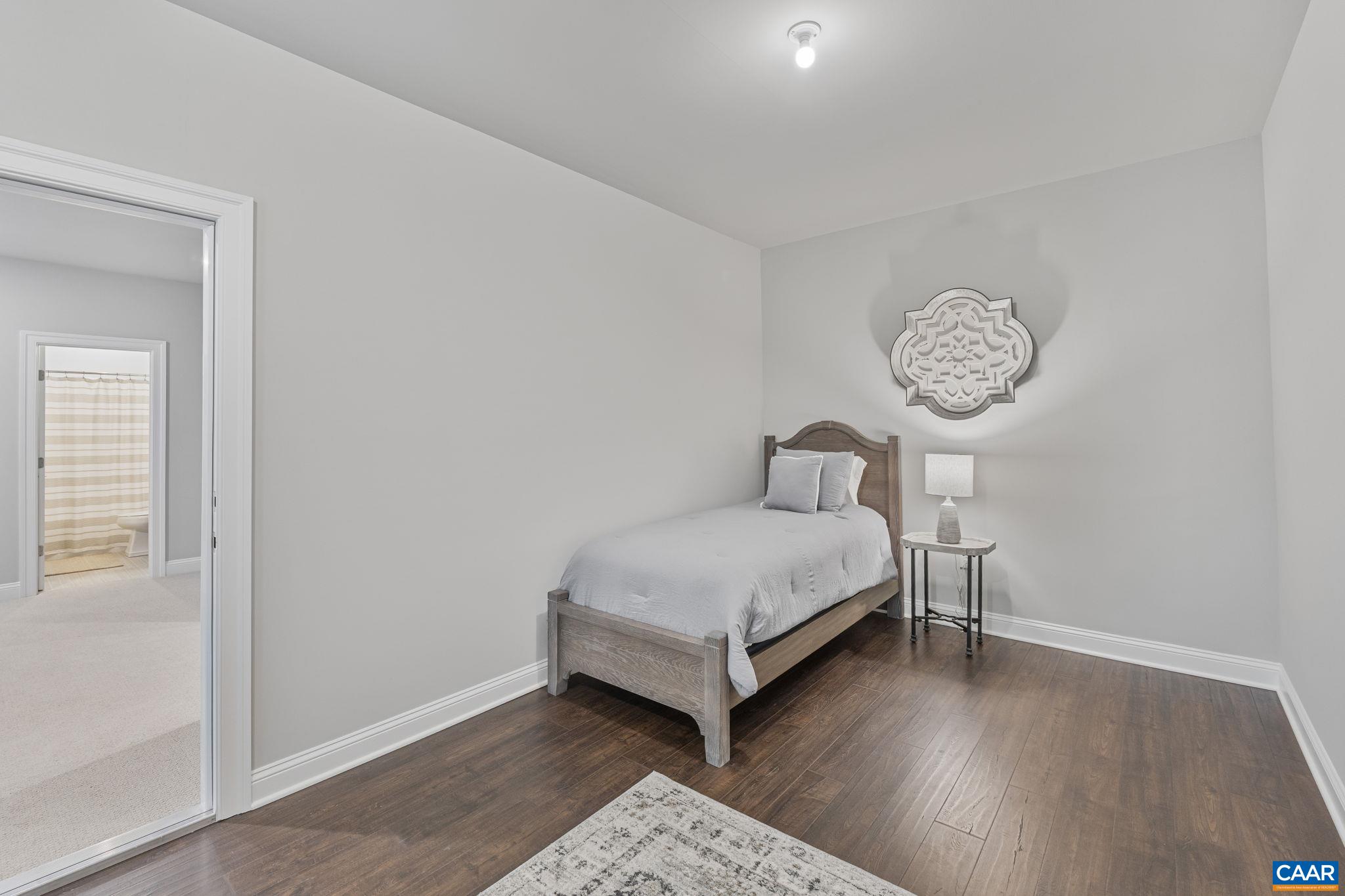 336 AVONDALE LN