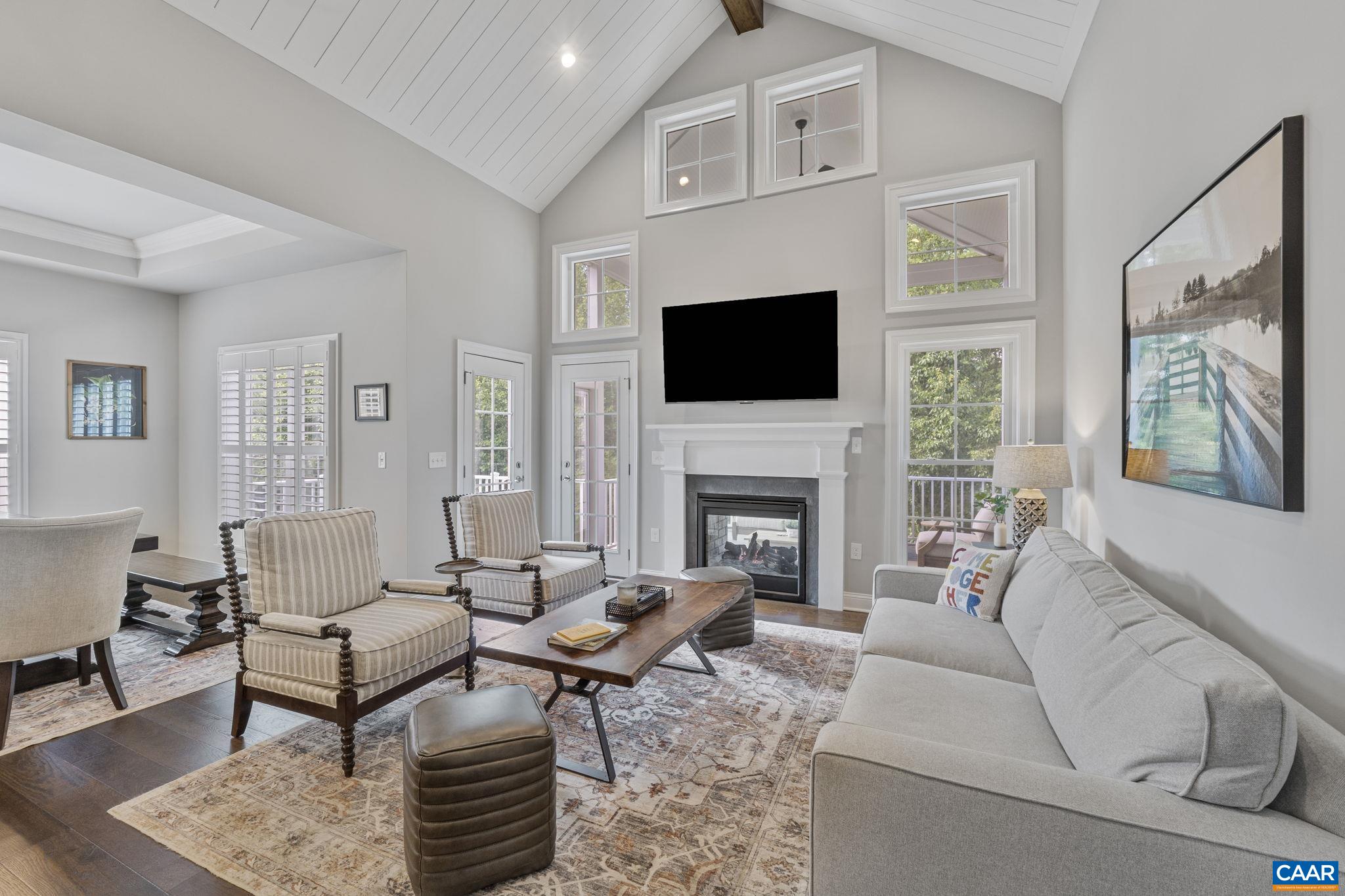 336 AVONDALE LN