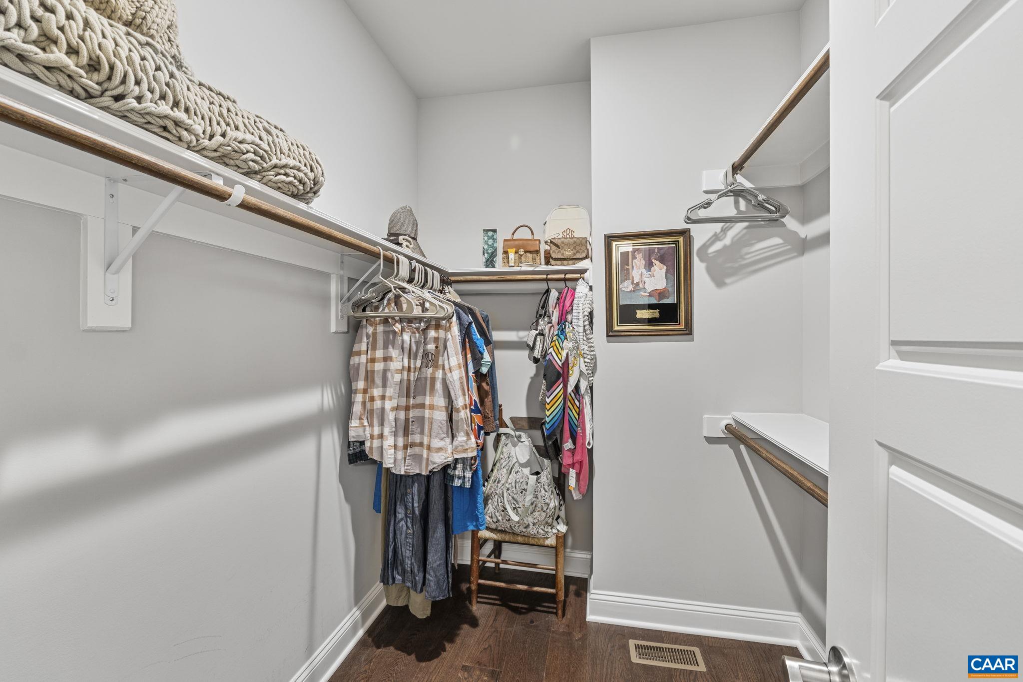 336 AVONDALE LN