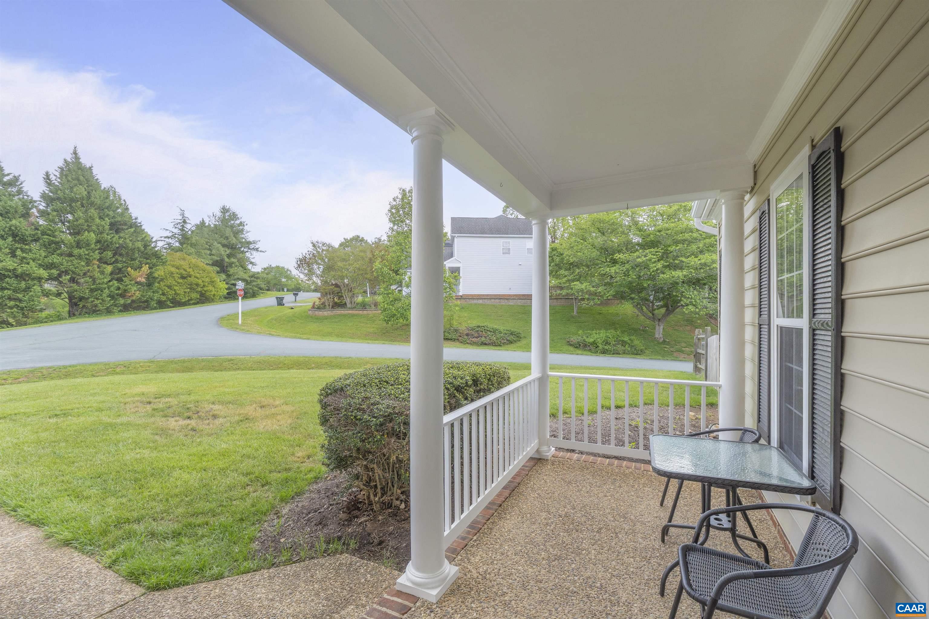 989 CLEARFIELDS LN
