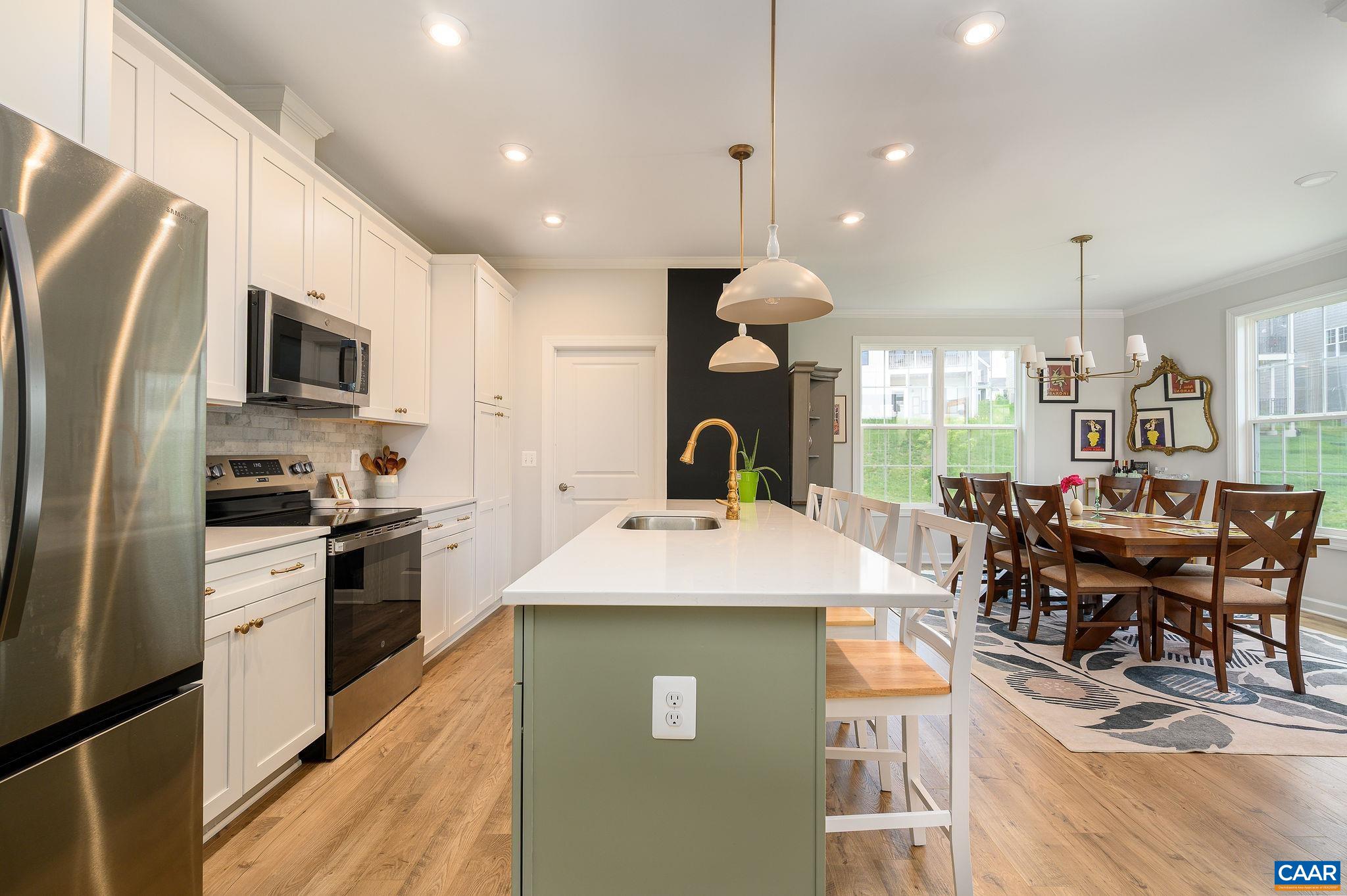 3707 THICKET RUN PL