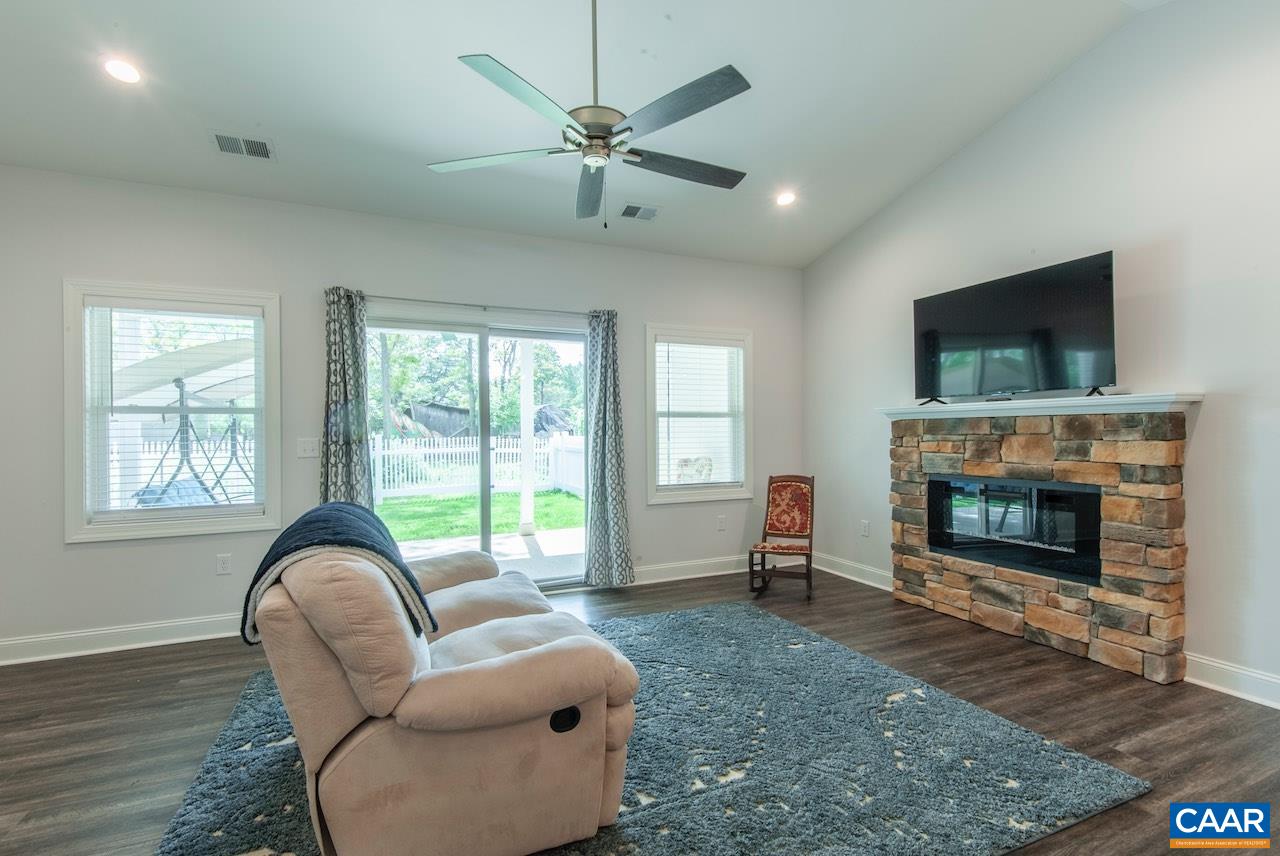 90 APPLE BLOSSOM CT