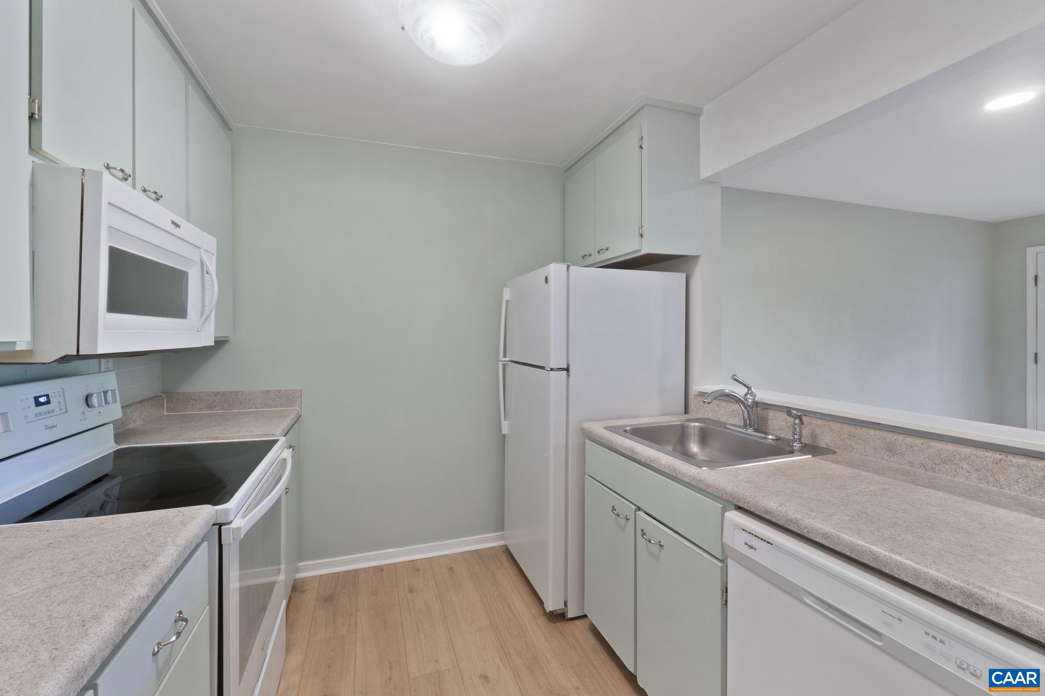 1248 CLIFDEN GREENE