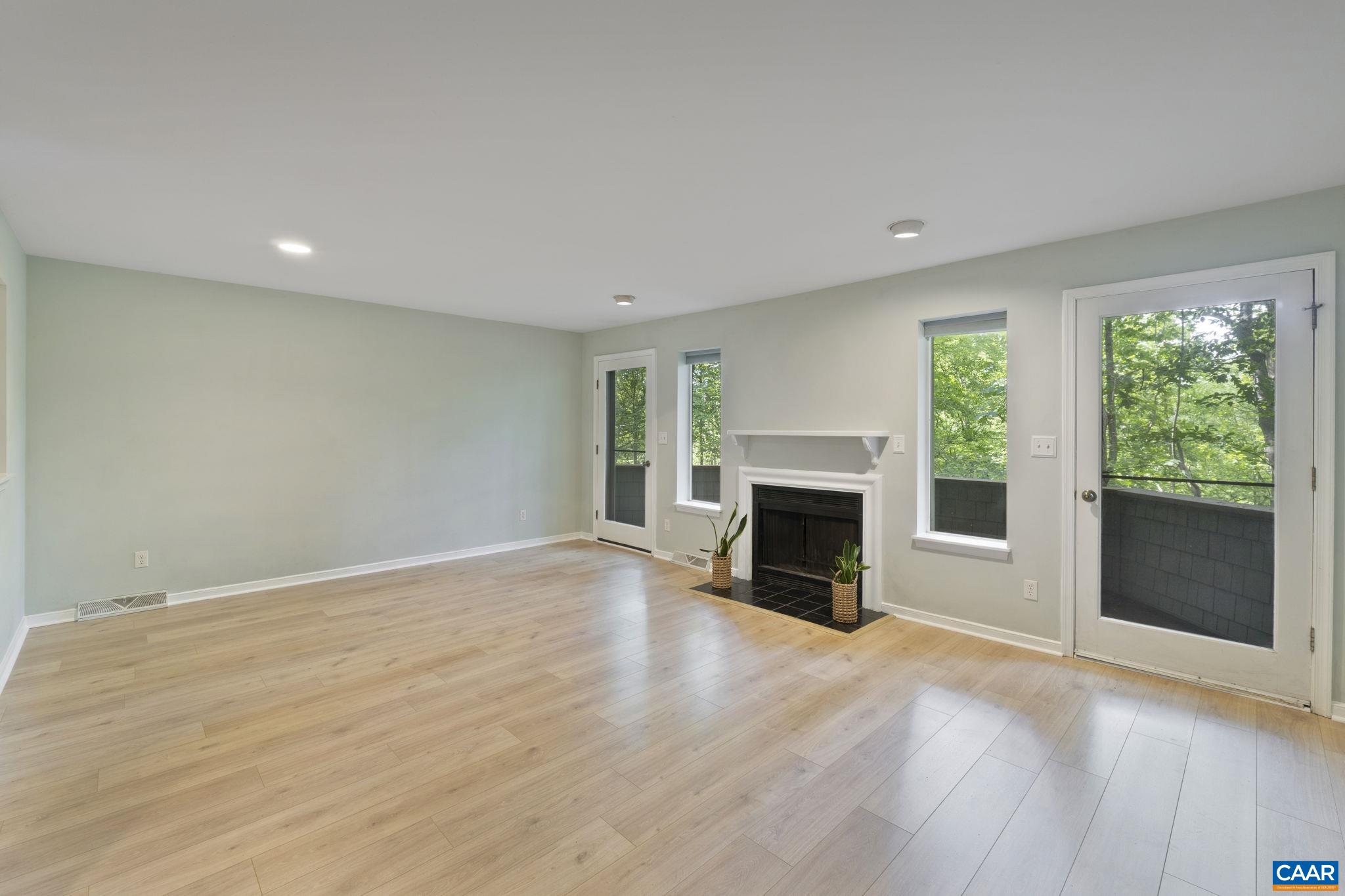 1248 CLIFDEN GREENE