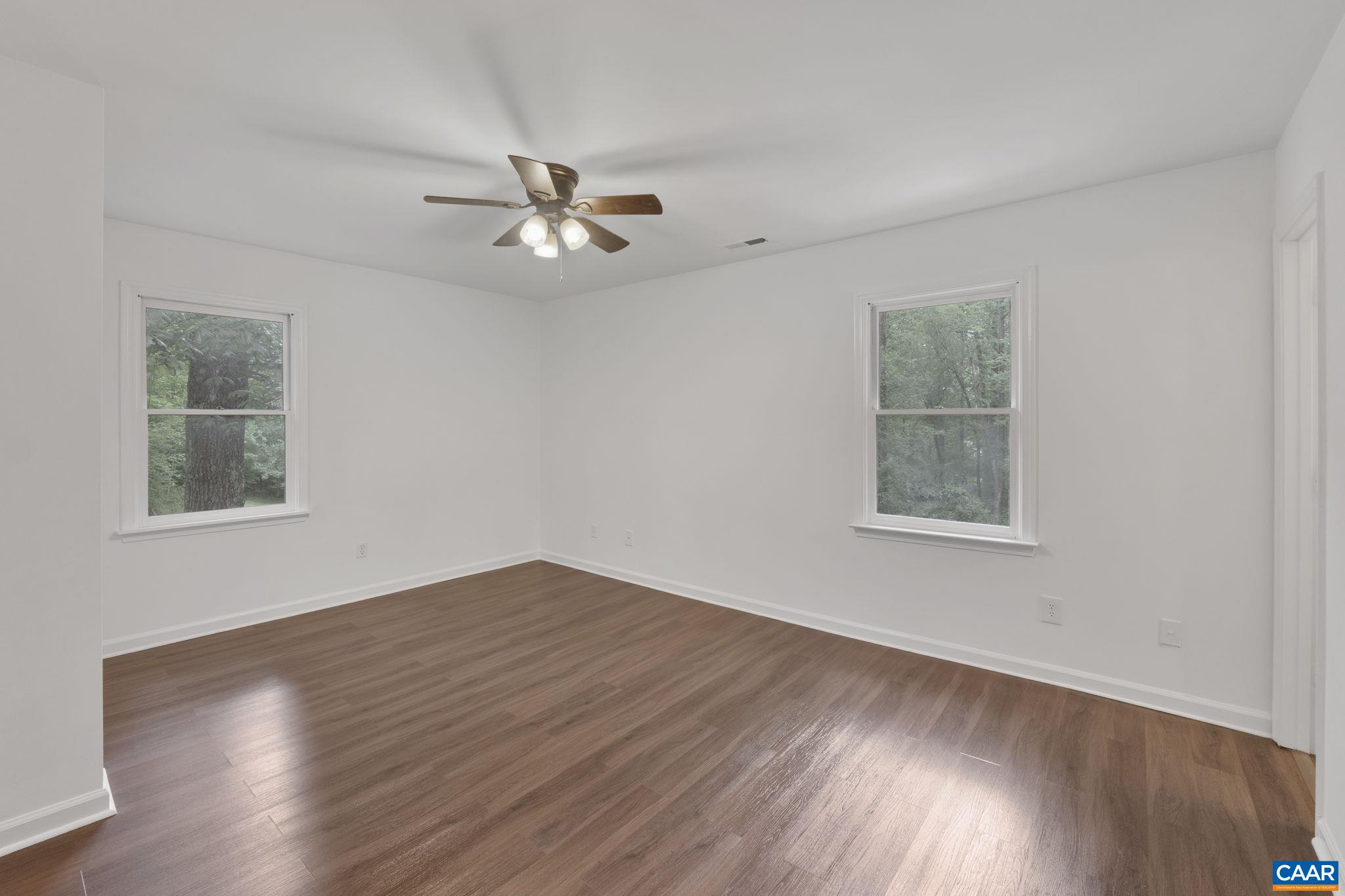10 AZALEA RD
