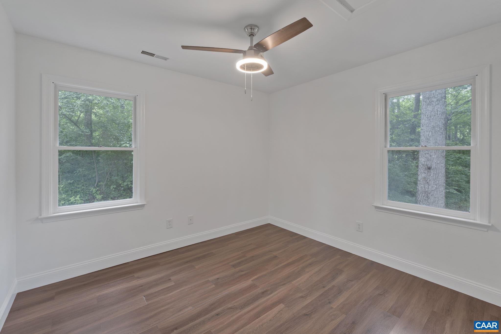10 AZALEA RD