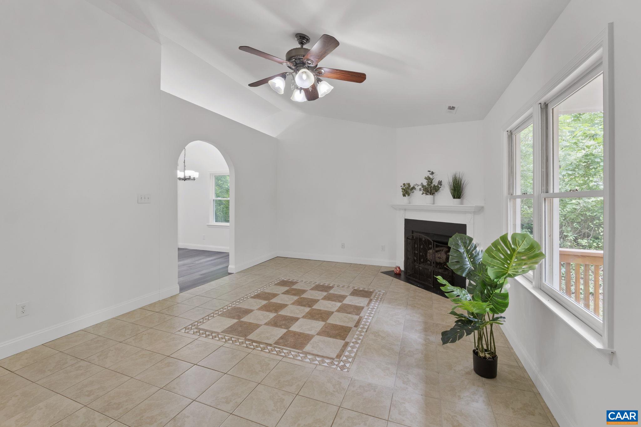 10 AZALEA RD