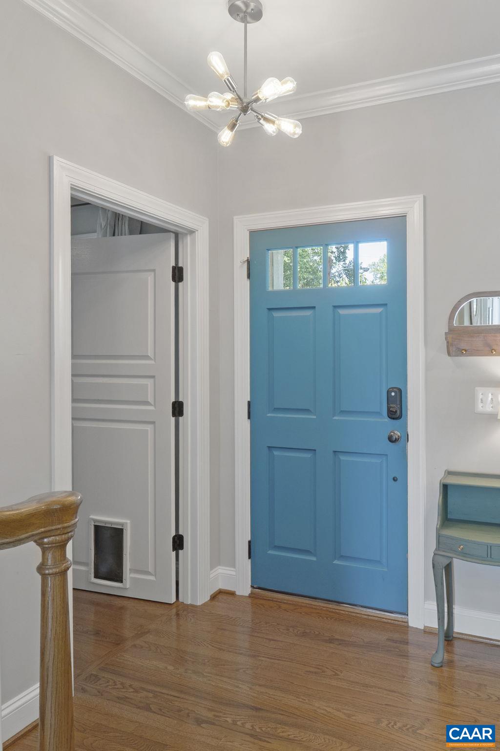 1012 LOCUST LN