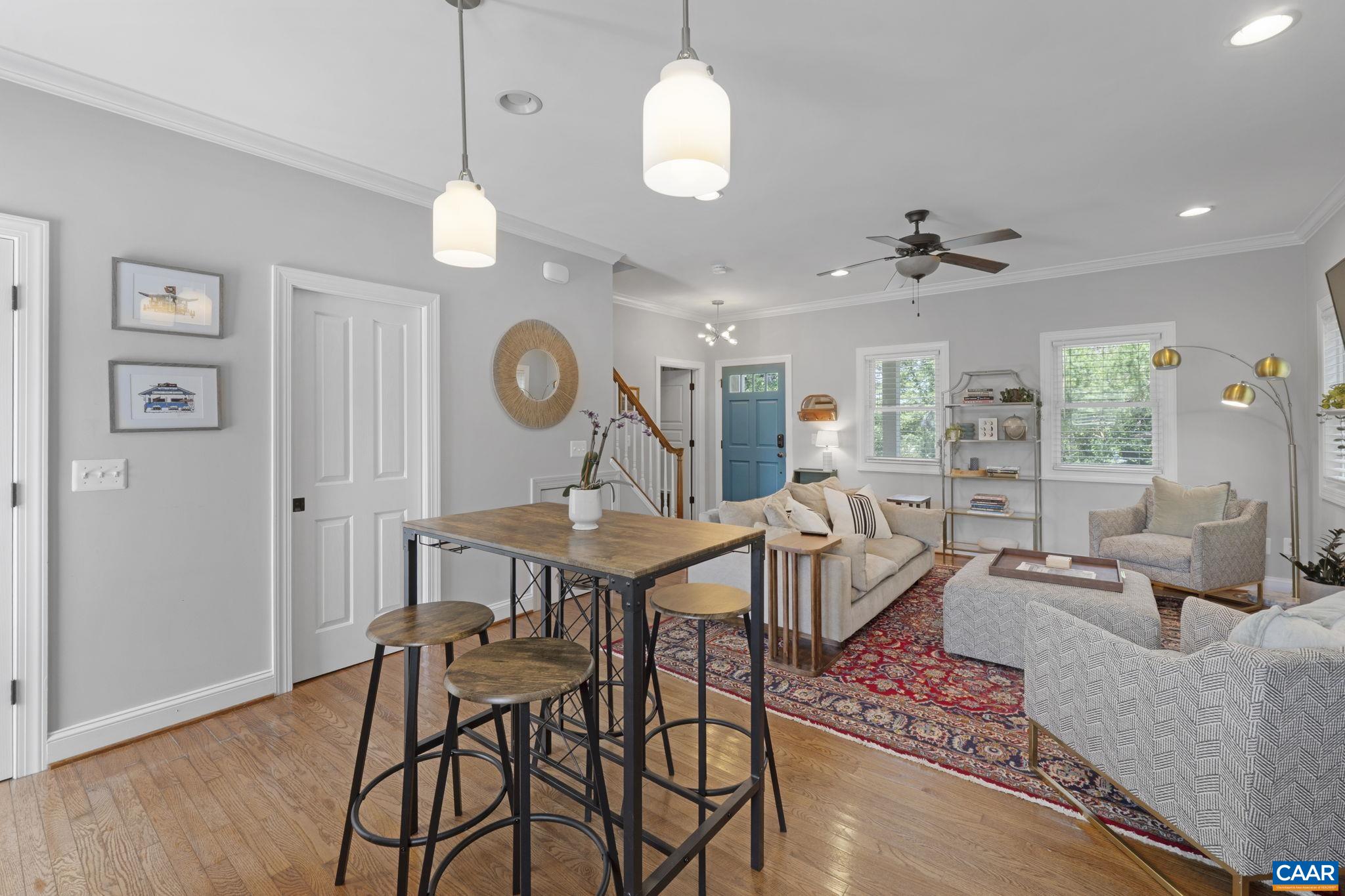 1012 LOCUST LN