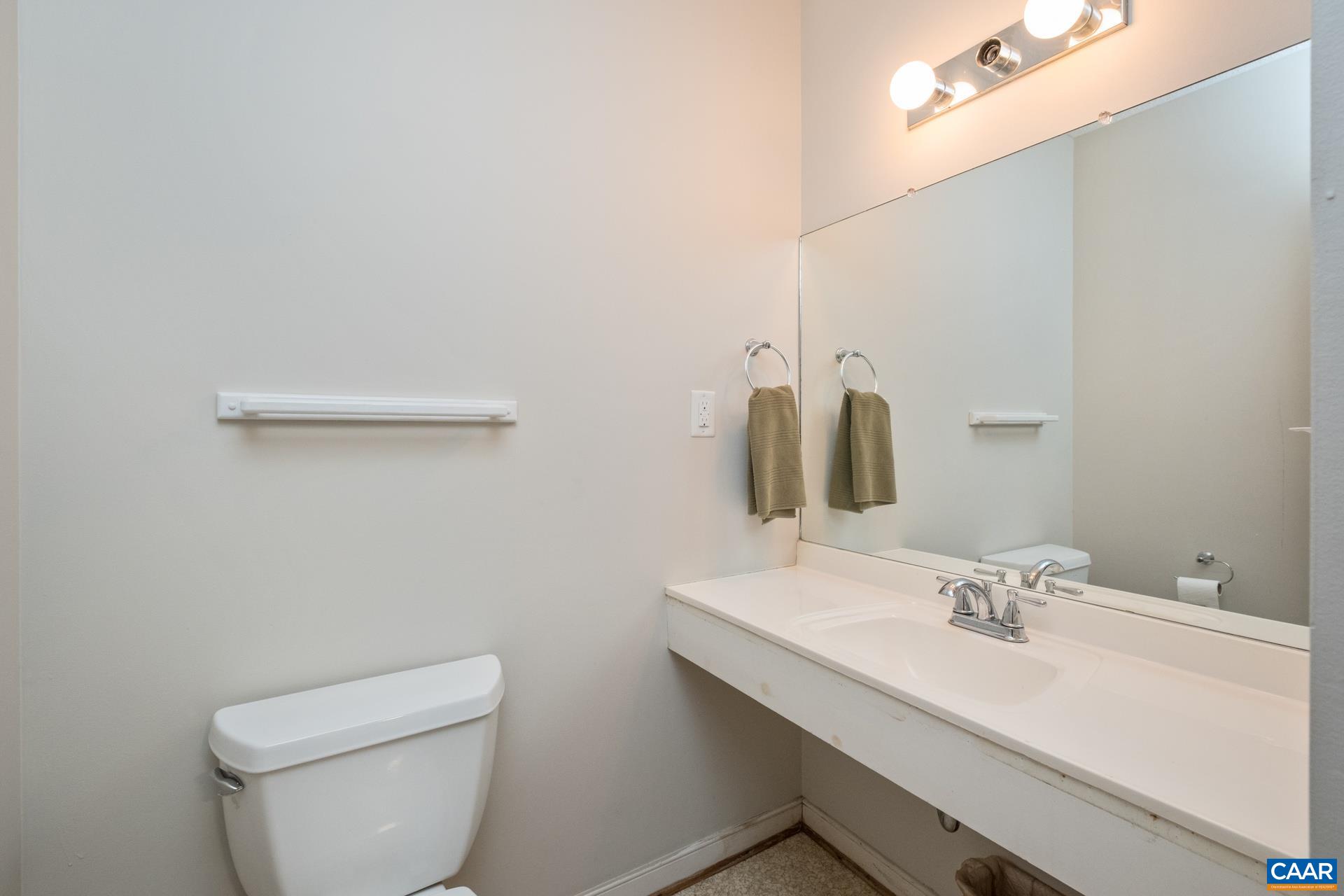 2034 BOBWHITE CT