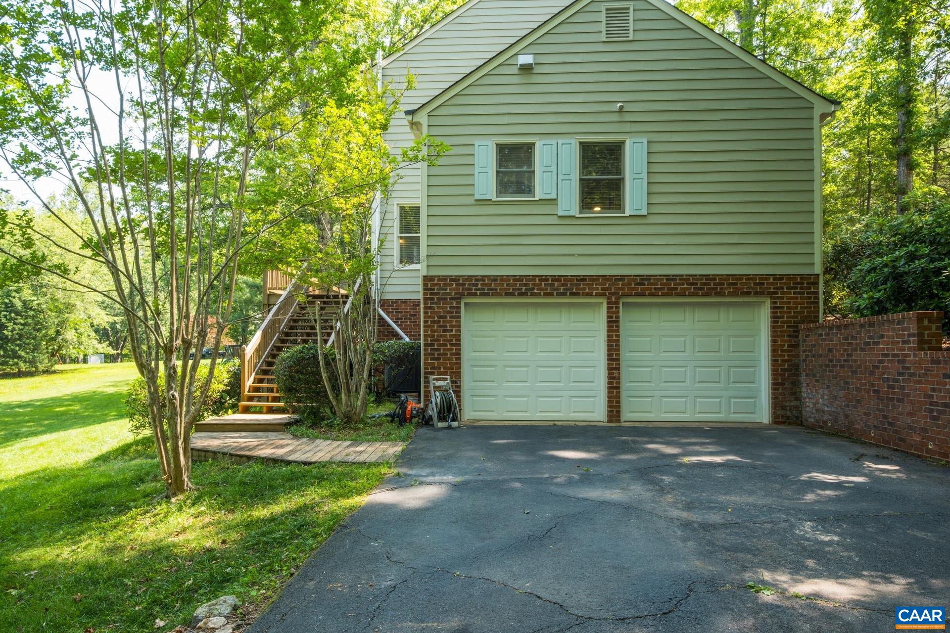 2034 BOBWHITE CT