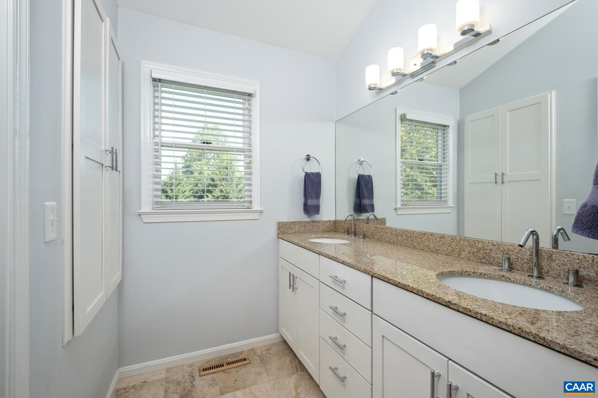 2034 BOBWHITE CT