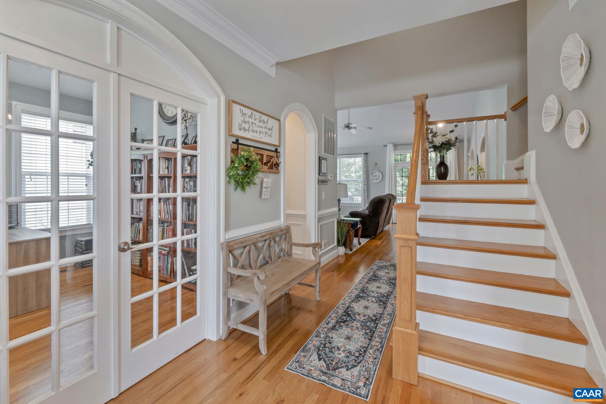 38 WAVERLY CT