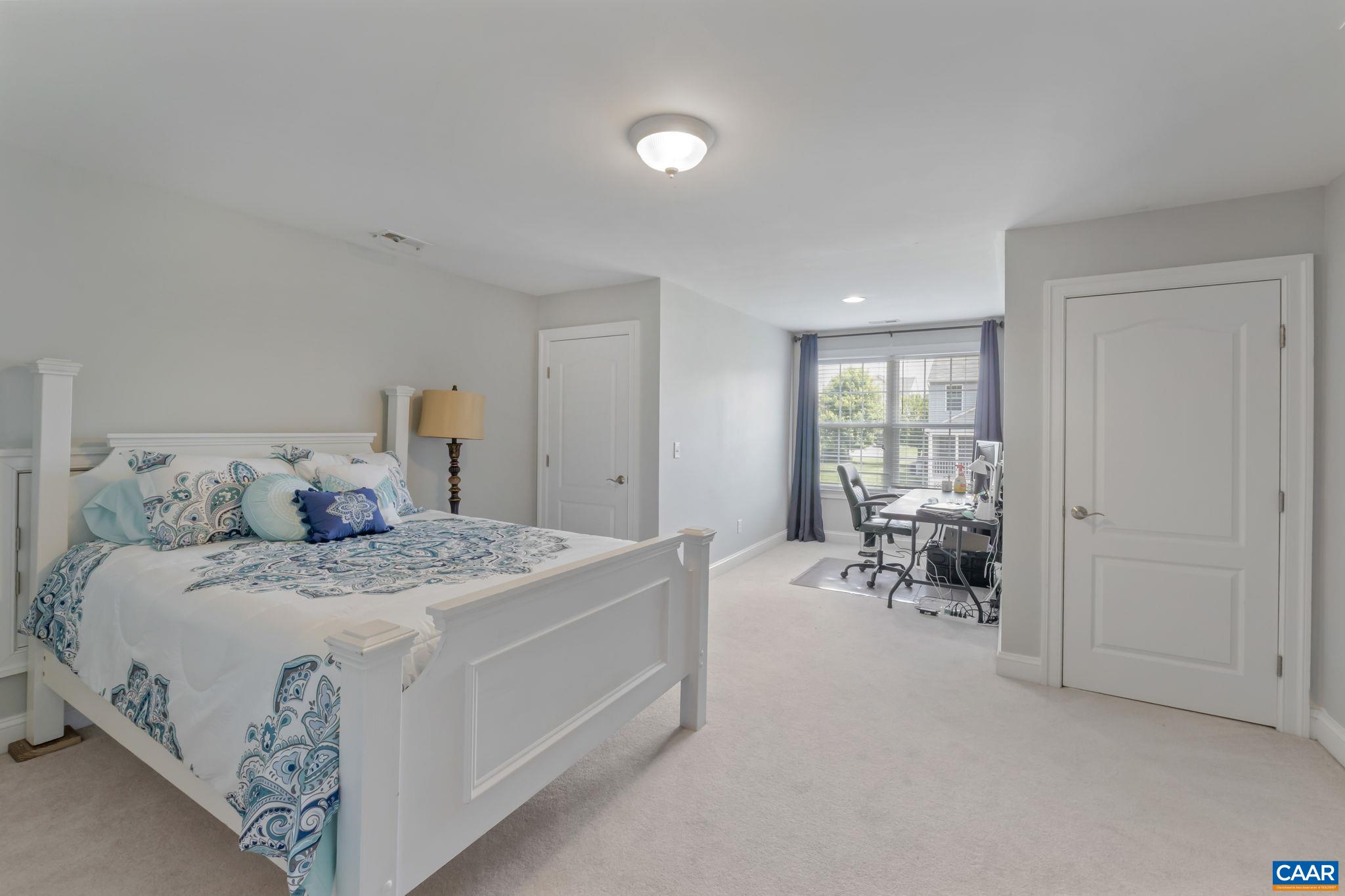 38 WAVERLY CT