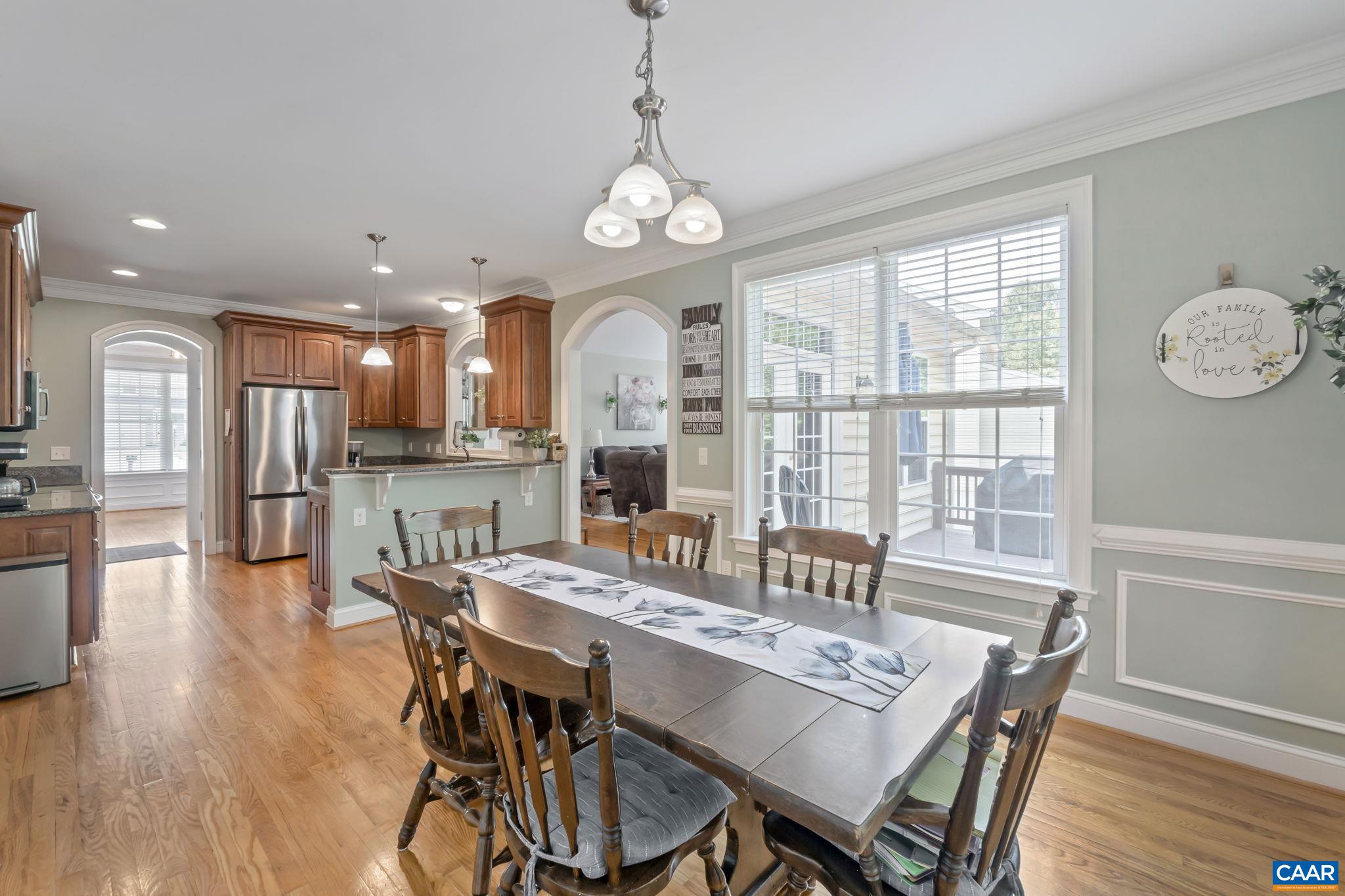38 WAVERLY CT