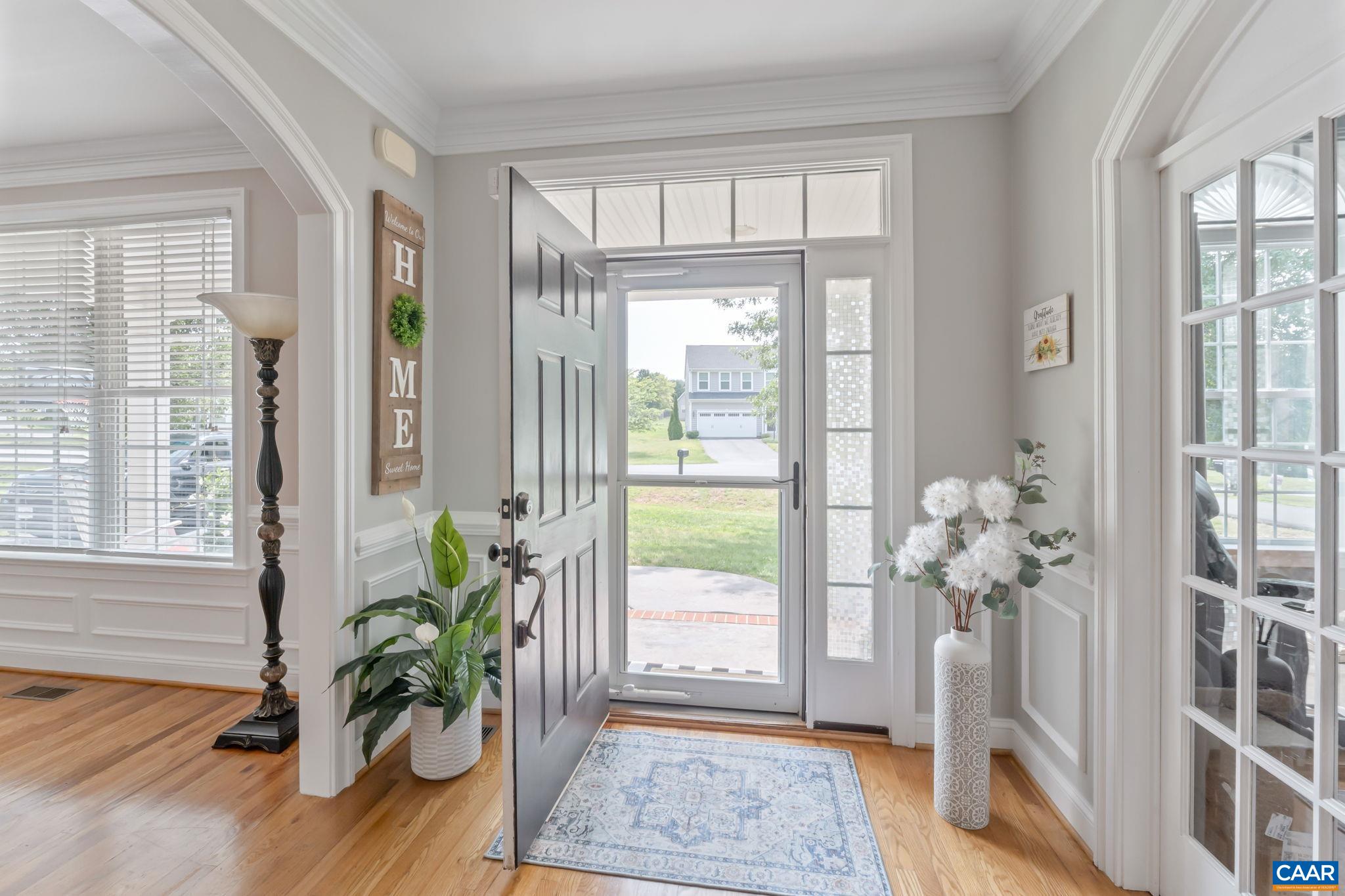 38 WAVERLY CT