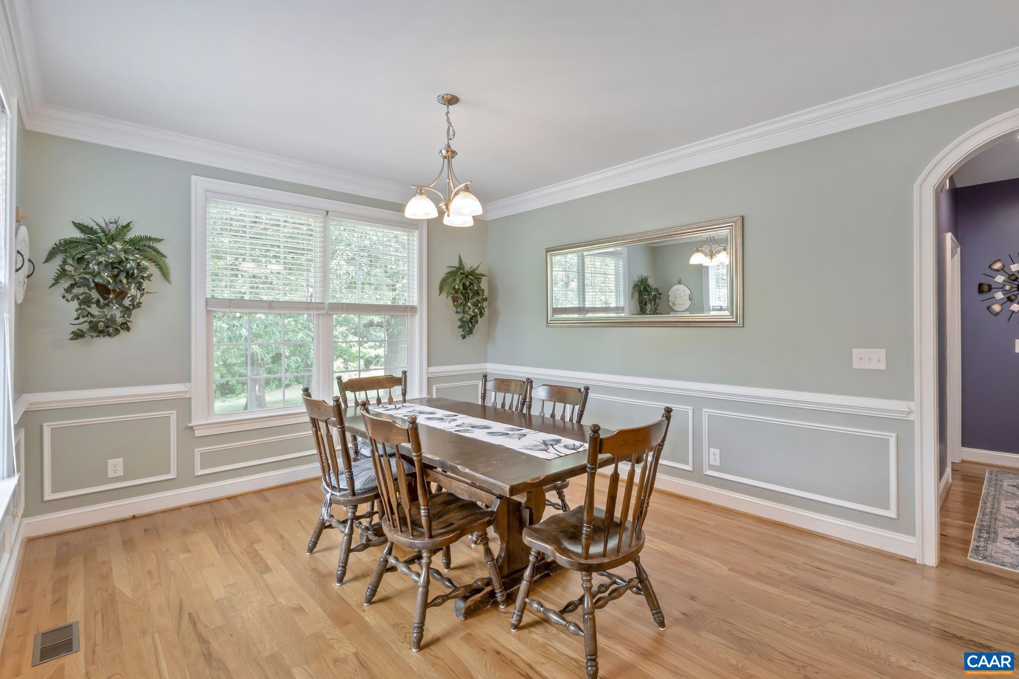 38 WAVERLY CT