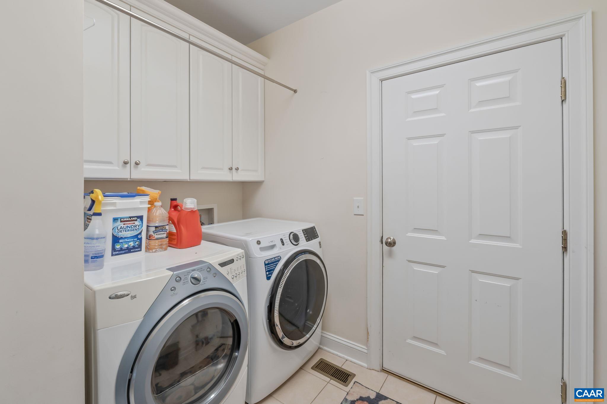 38 WAVERLY CT
