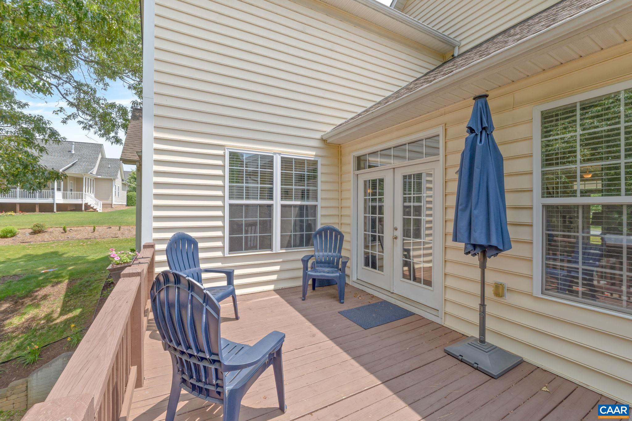 38 WAVERLY CT
