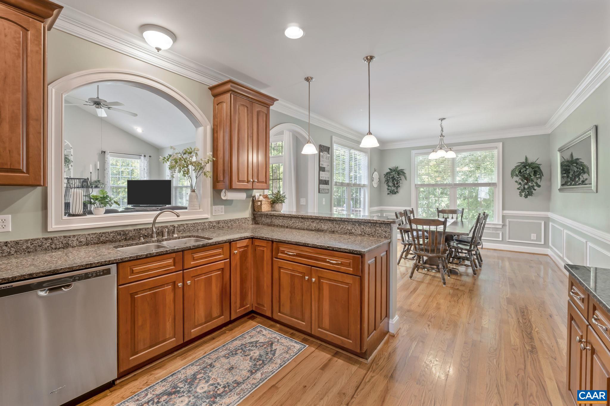 38 WAVERLY CT