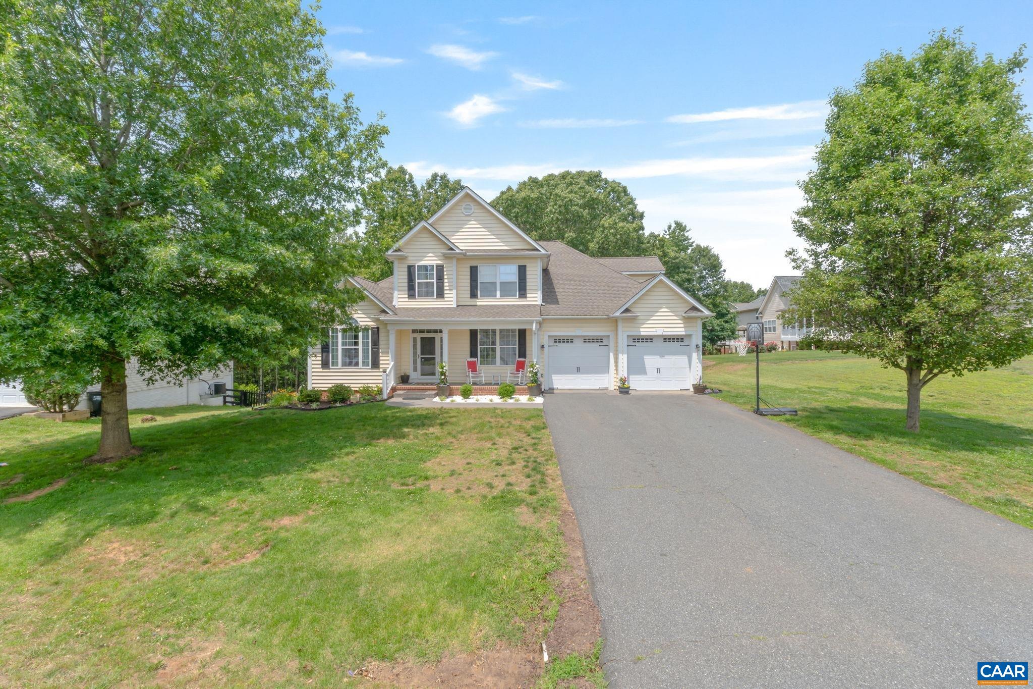 38 WAVERLY CT