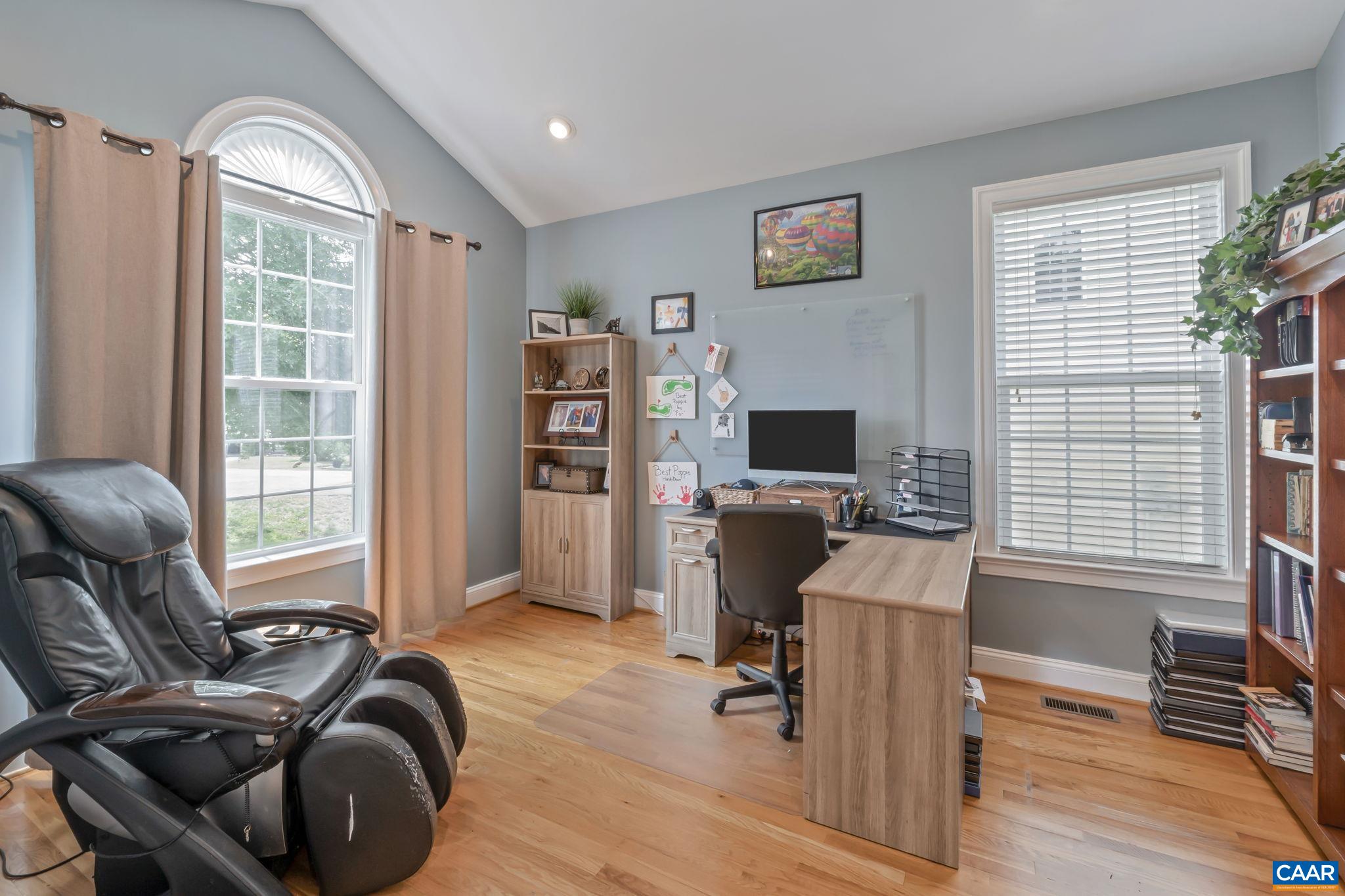 38 WAVERLY CT