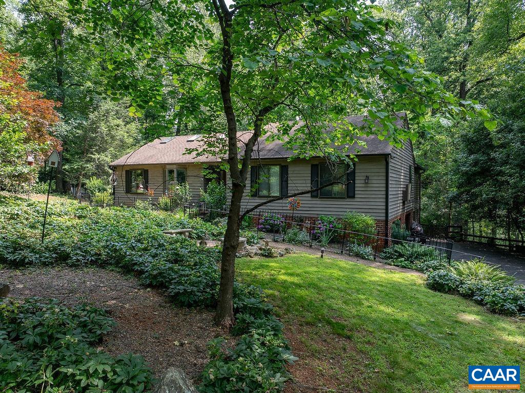 2220 RIDGEWAY LN