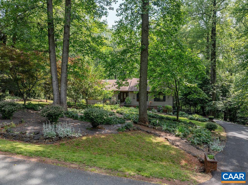 2220 RIDGEWAY LN