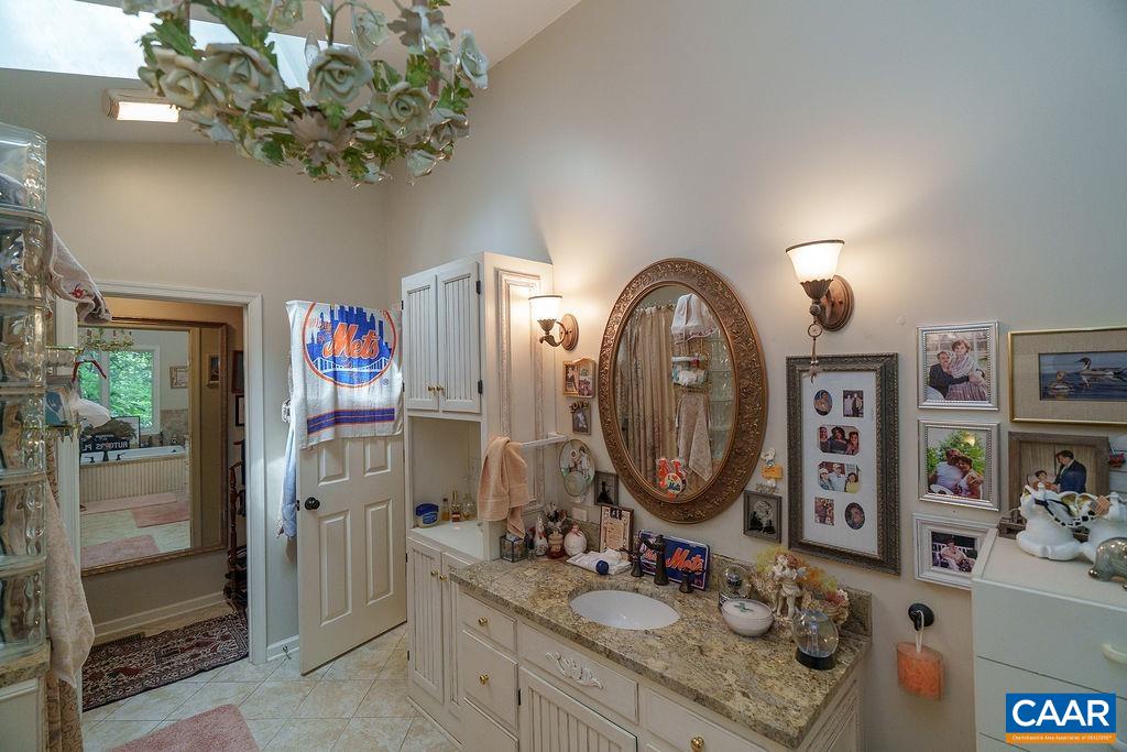 2220 RIDGEWAY LN