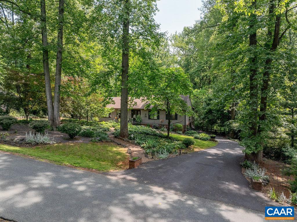 2220 RIDGEWAY LN