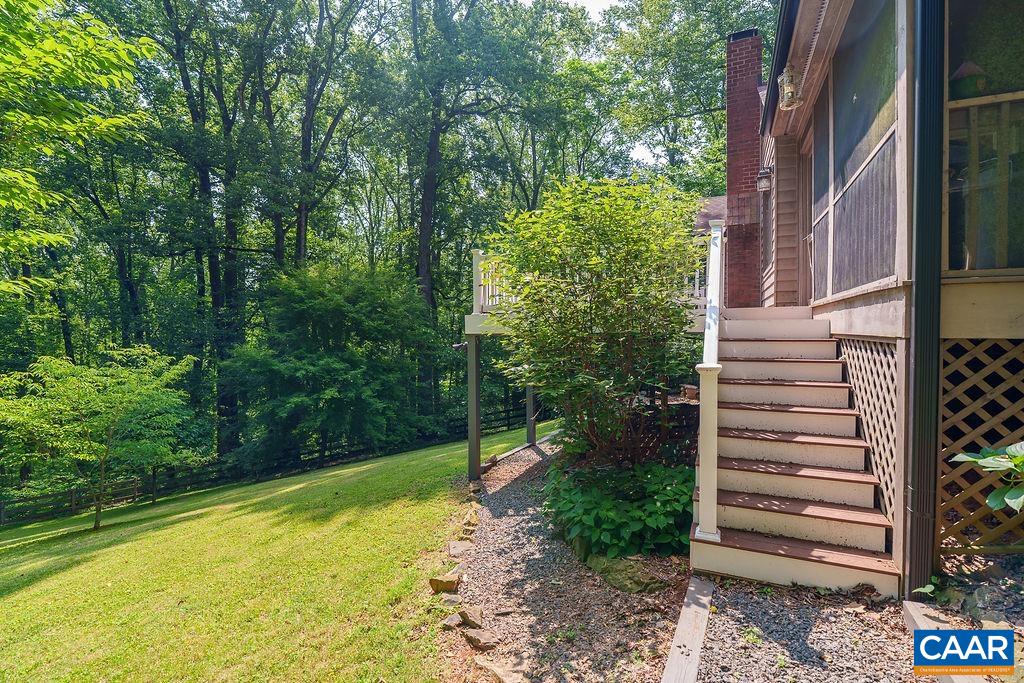 2220 RIDGEWAY LN