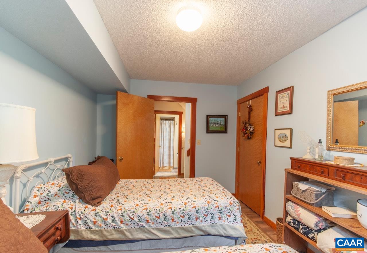 440 RAINBOW RIDGE RD