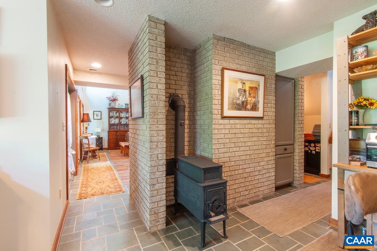 440 RAINBOW RIDGE RD