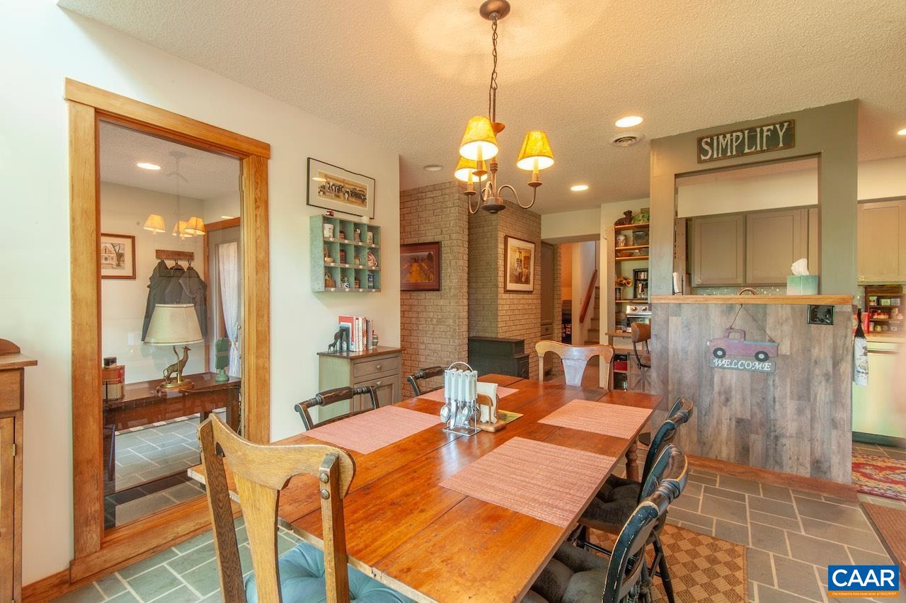 440 RAINBOW RIDGE RD