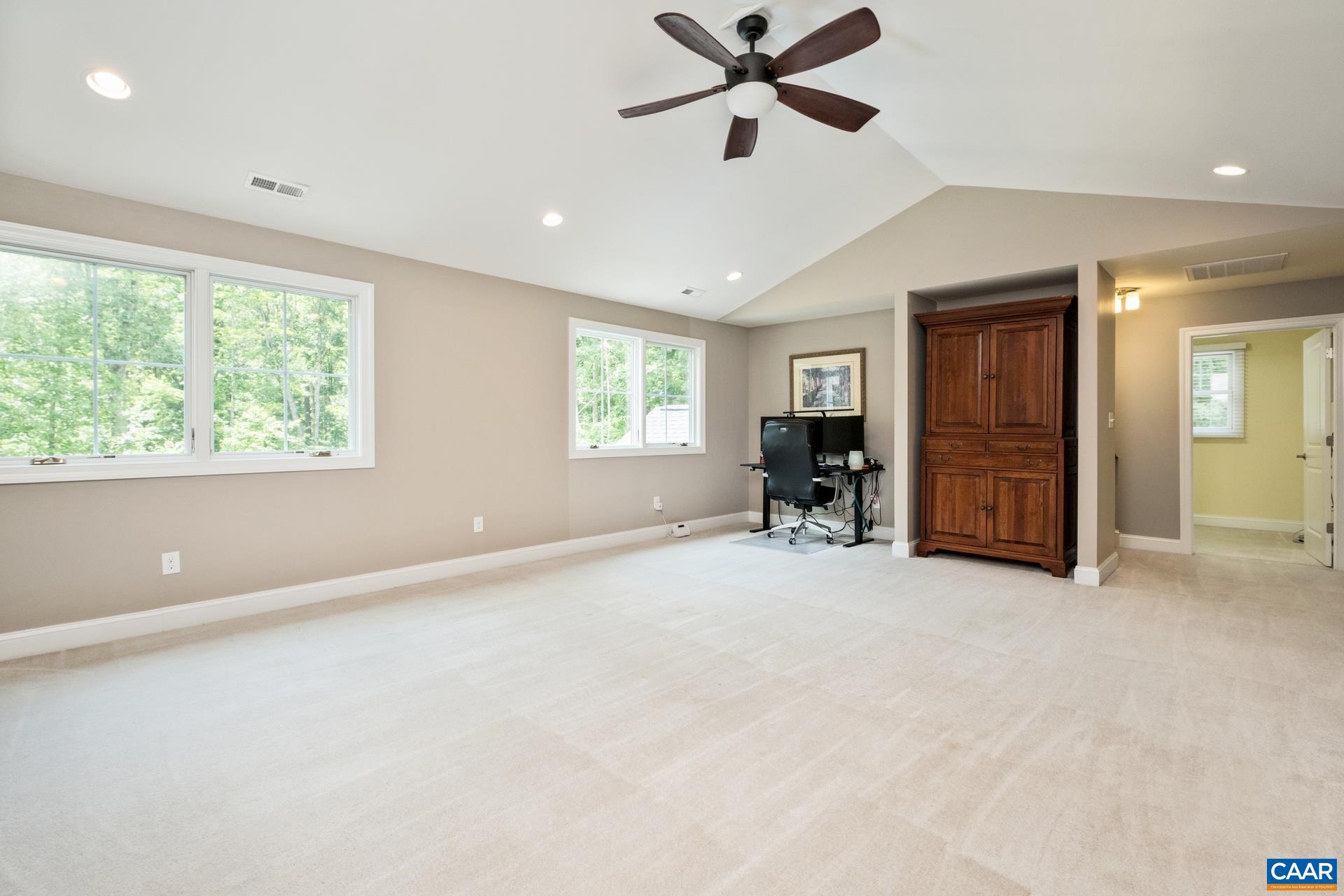 3288 HARDWARE RIVER RD