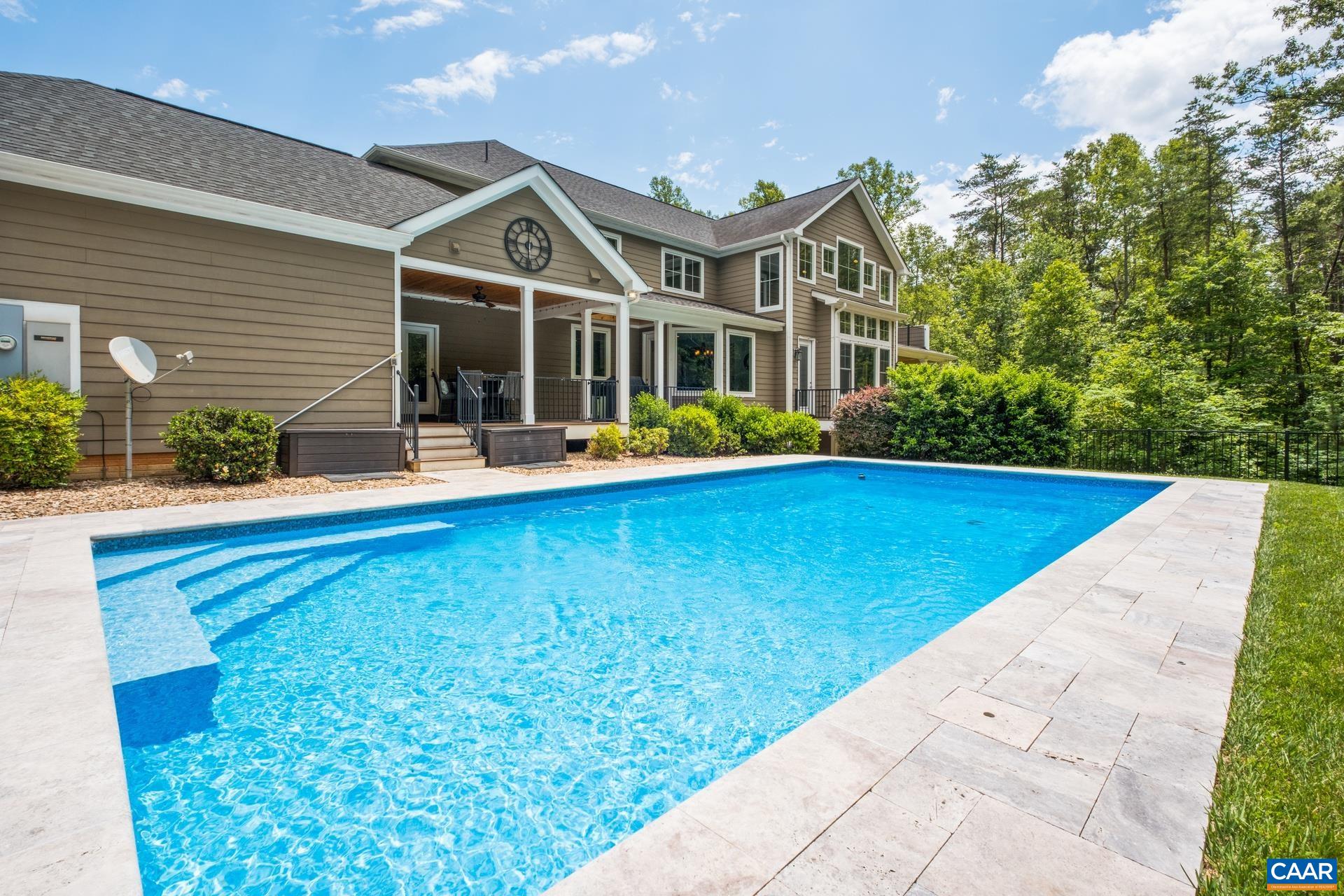 3288 HARDWARE RIVER RD