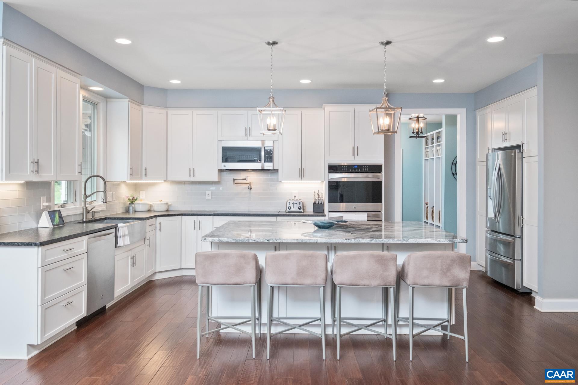 3288 HARDWARE RIVER RD