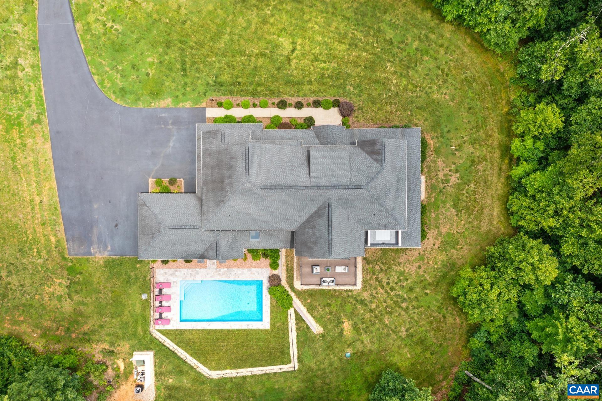 3288 HARDWARE RIVER RD