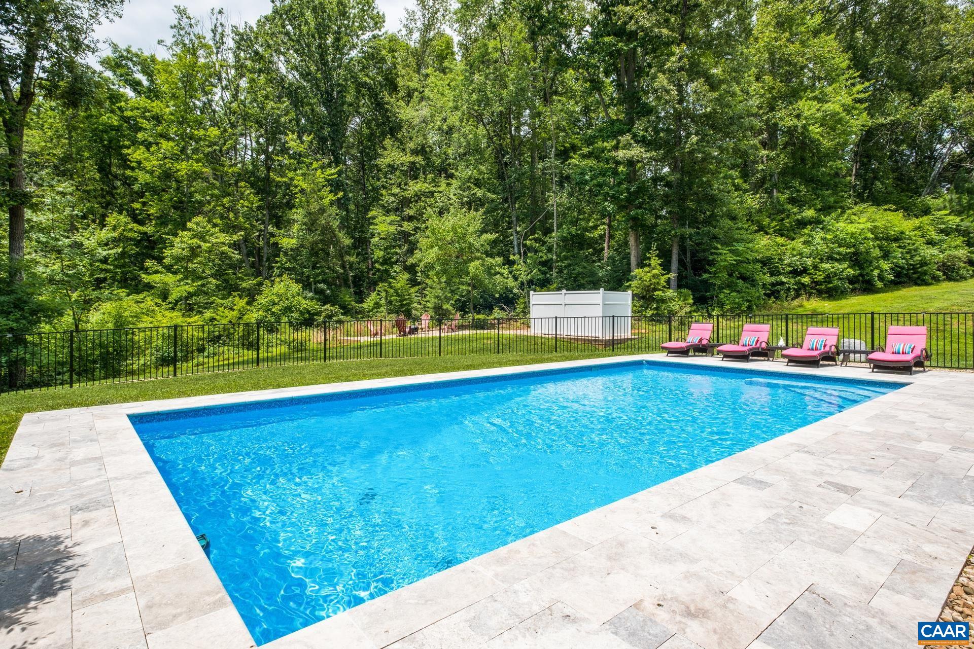 3288 HARDWARE RIVER RD