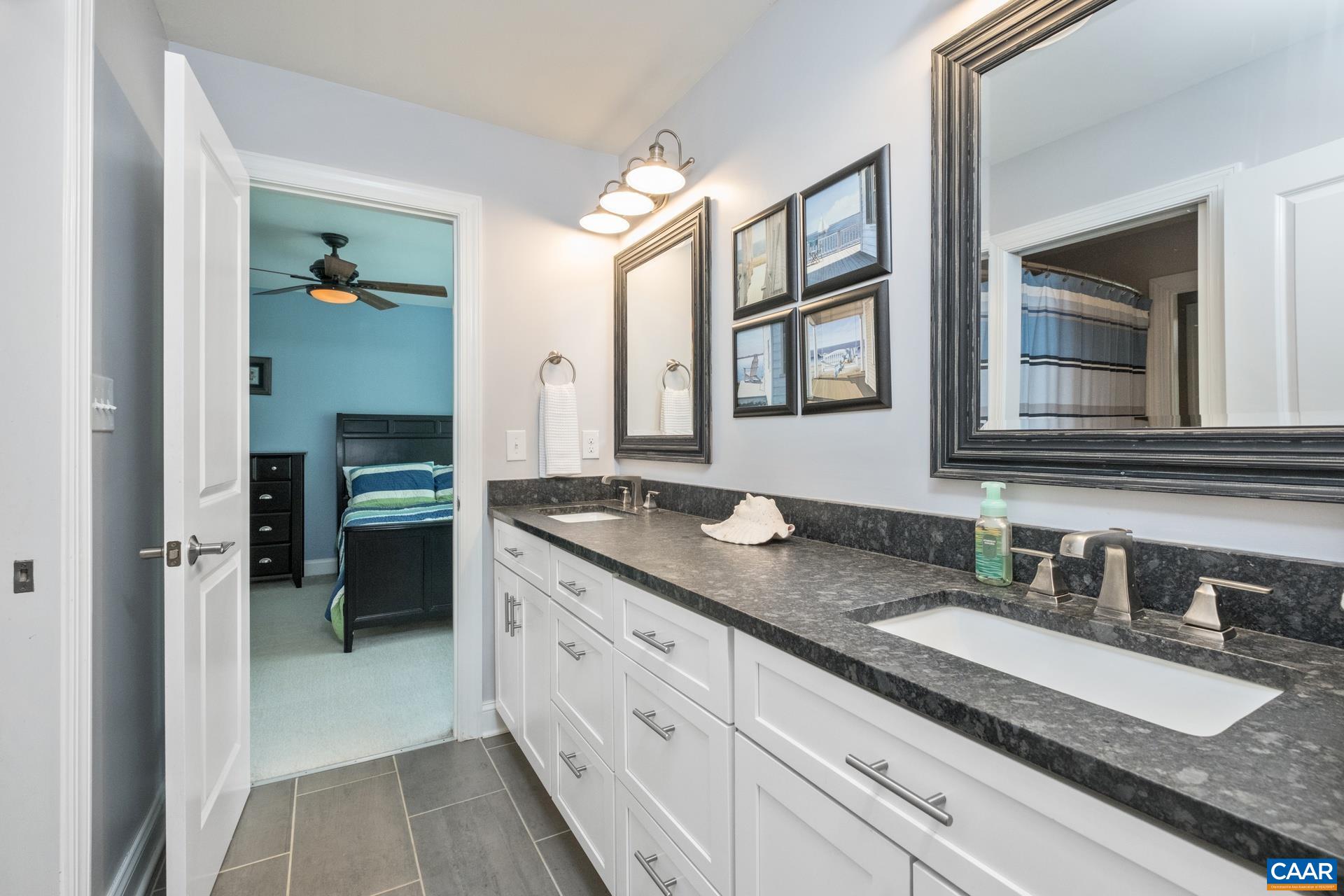 3288 HARDWARE RIVER RD