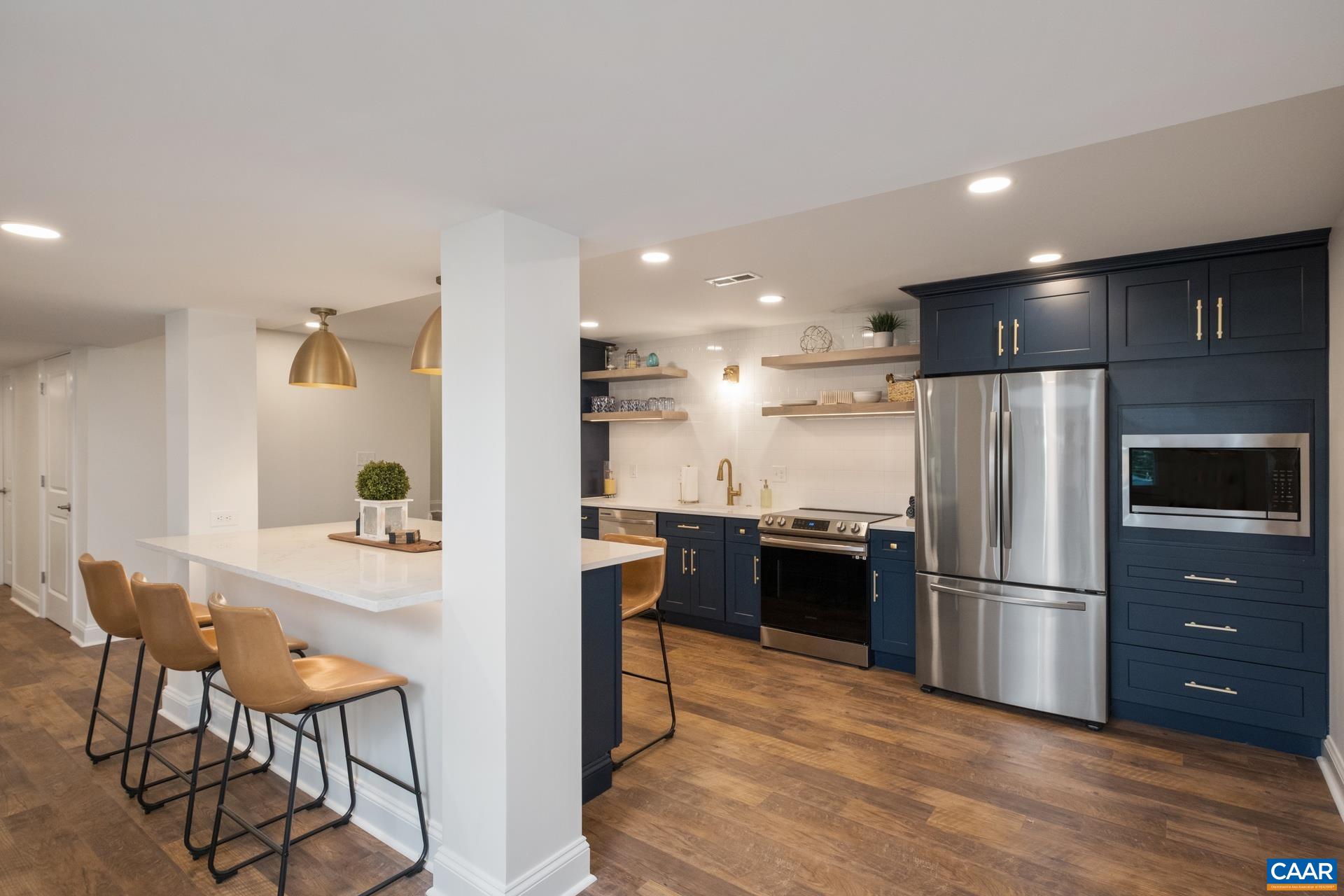 3288 HARDWARE RIVER RD