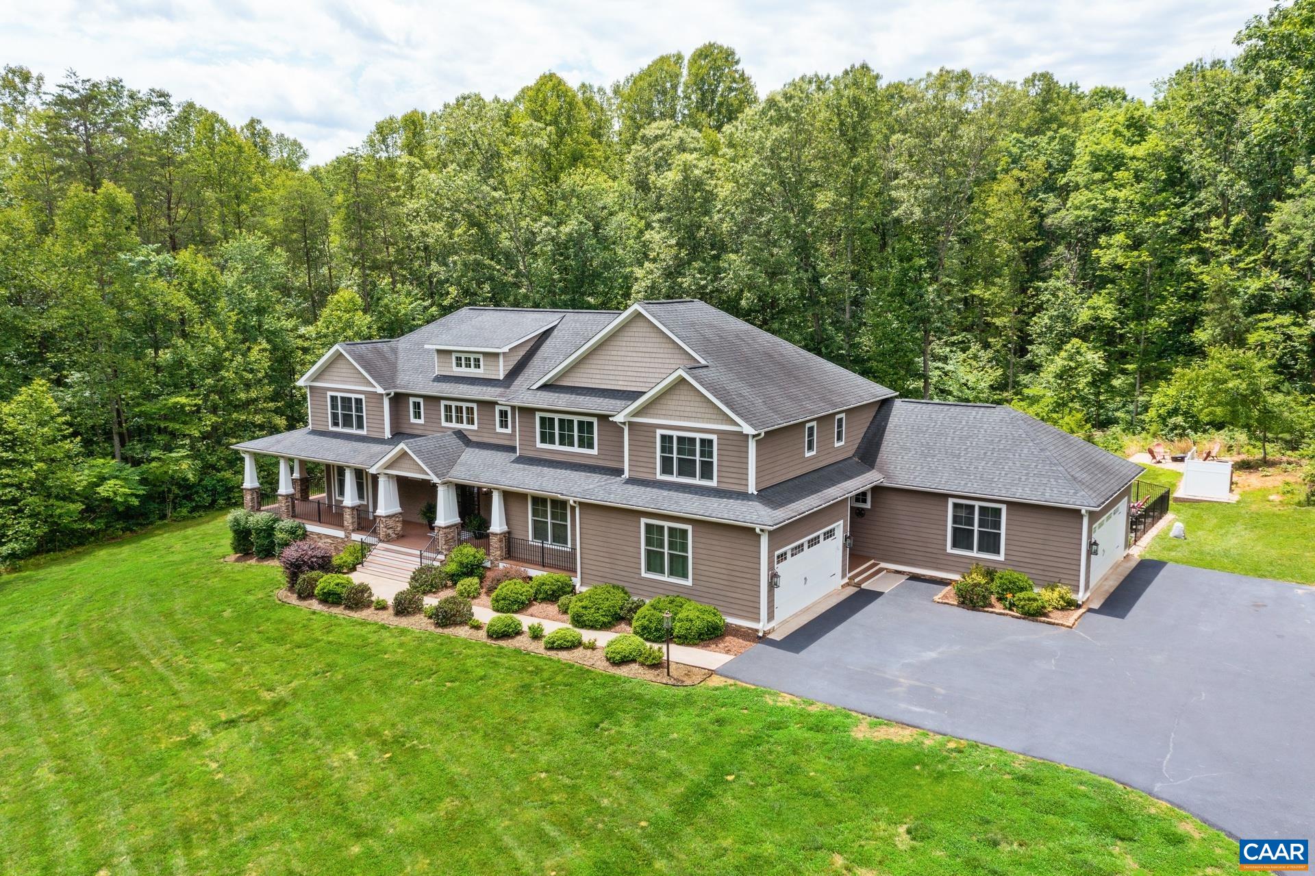 3288 HARDWARE RIVER RD