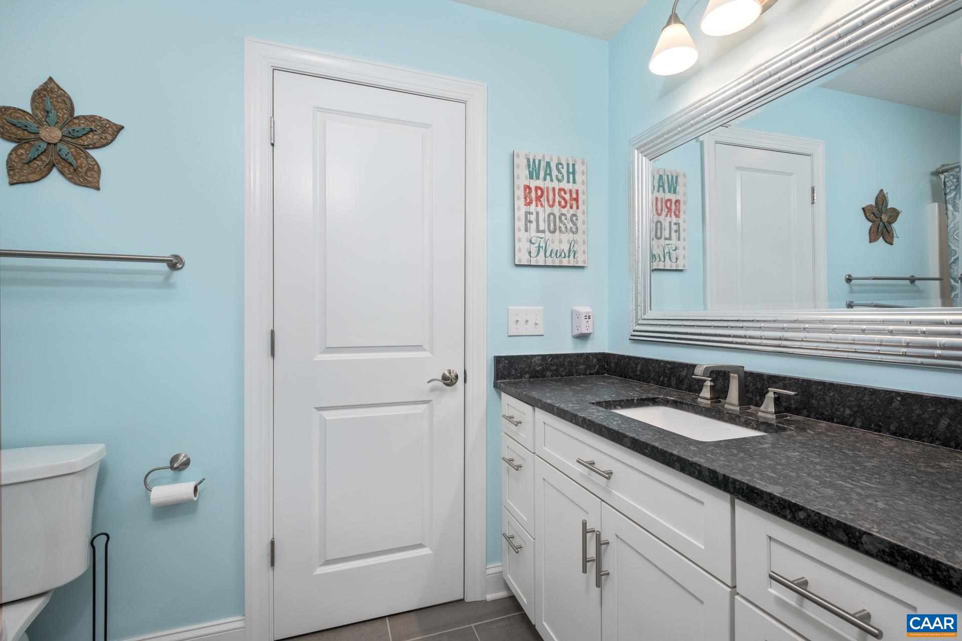 3288 HARDWARE RIVER RD